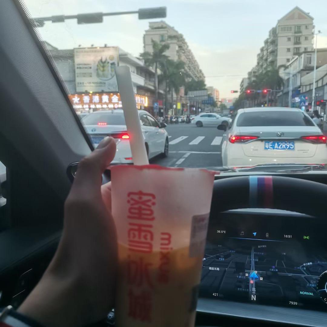 做瓶子的小锅锅～