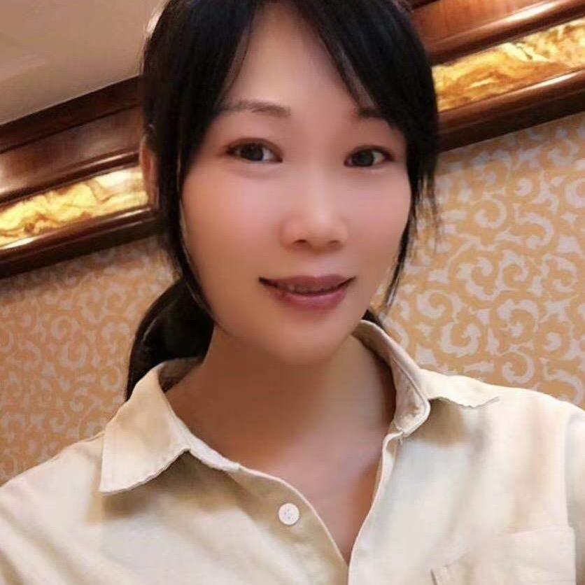 梓莹正赶往暴富的路上