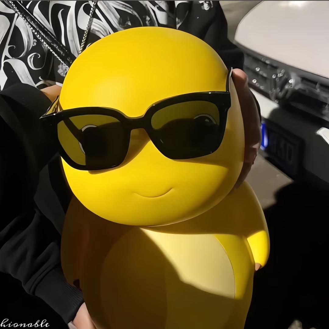 小Q.
