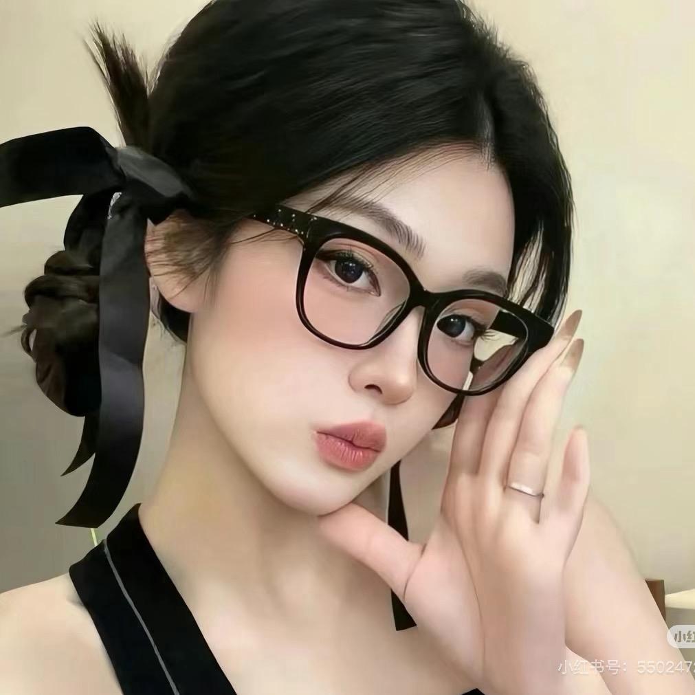 蛋伍&后🥚瑶做美甲💅