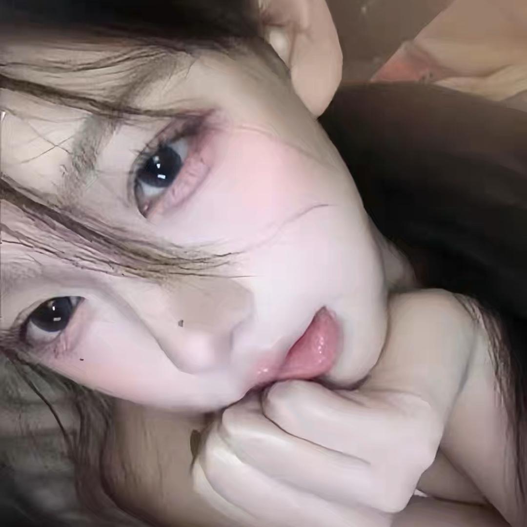 注意看 这个女人叫小美