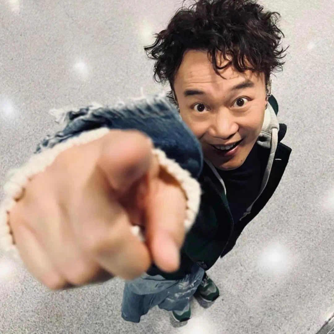 锴.