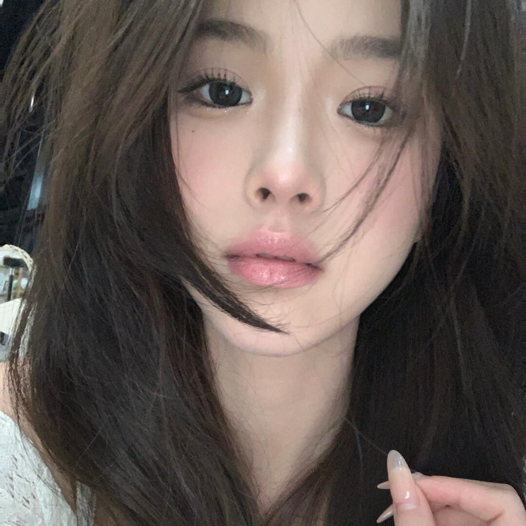 才没有脸红