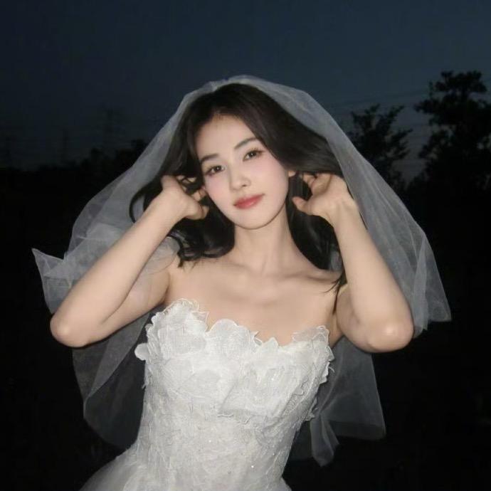爱吃菠萝.
