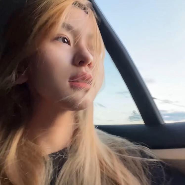 ⁥
