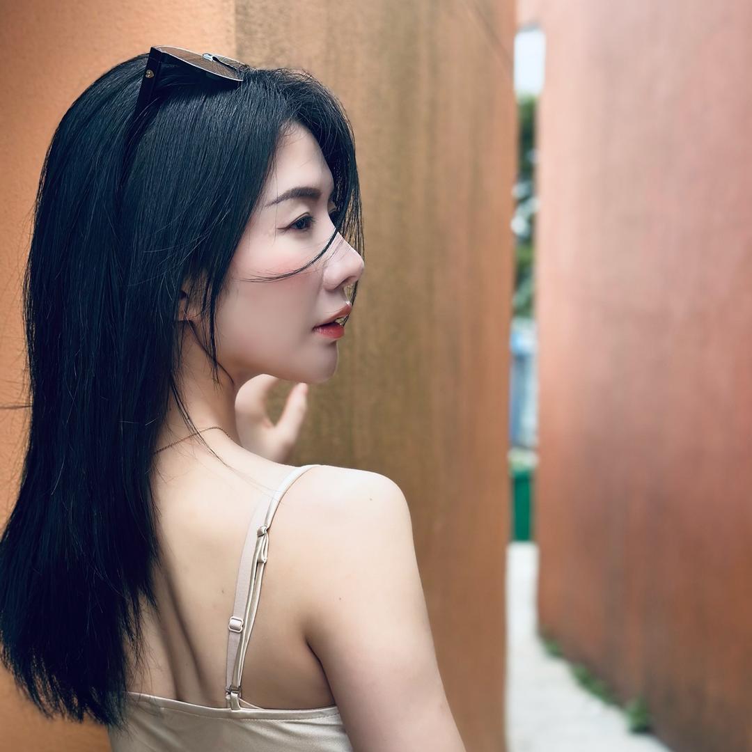 颜轻玺（玖珑春晓）