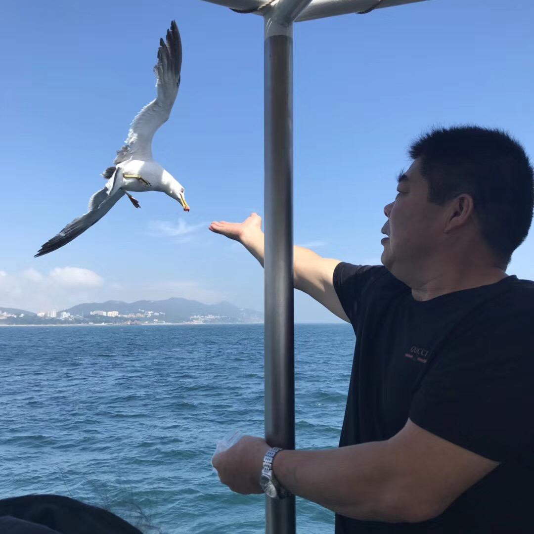 开心大叔:自娱自乐…∴