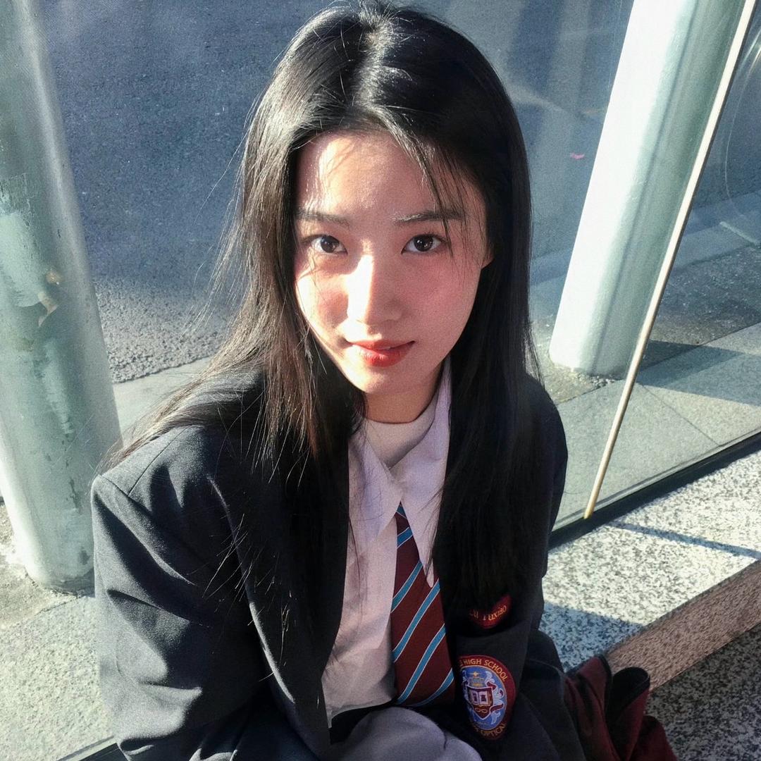 iu75^