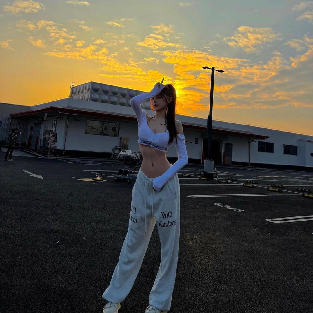 绮窗studio（打麻将没糊过版）