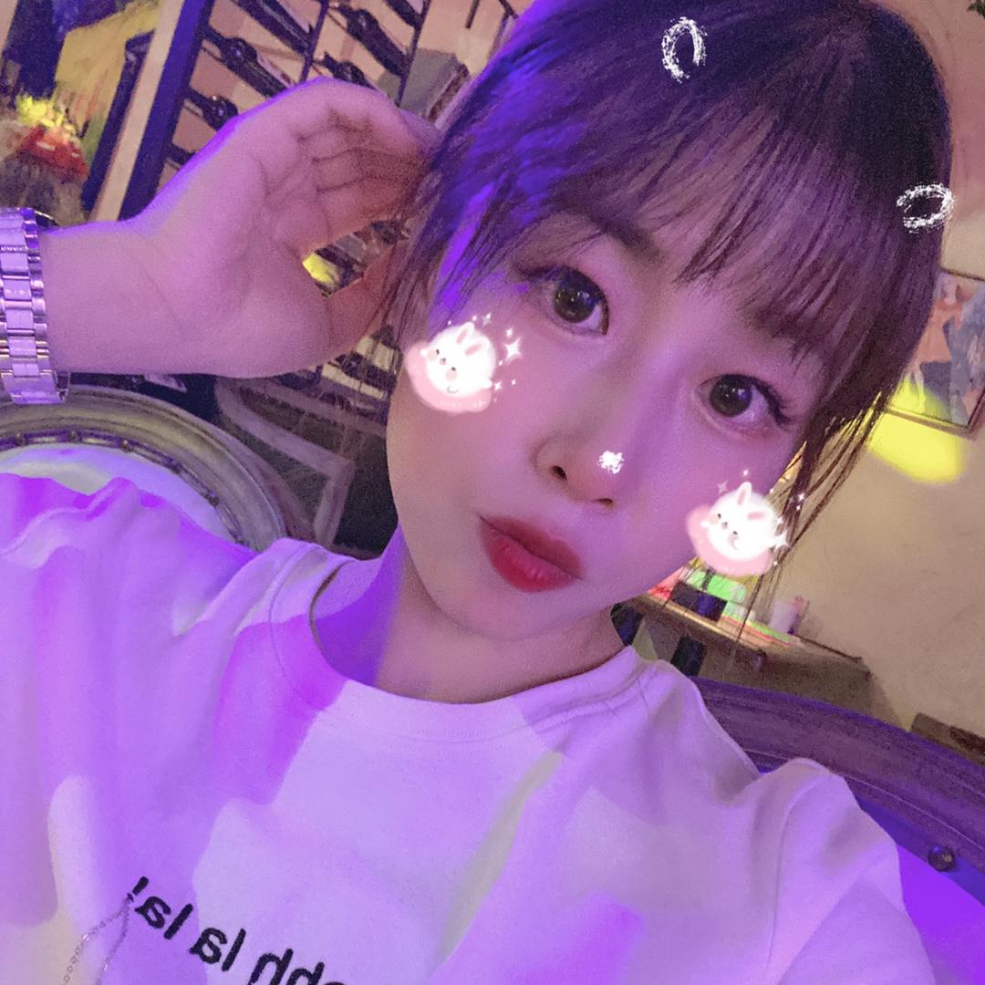 可爱的小女子