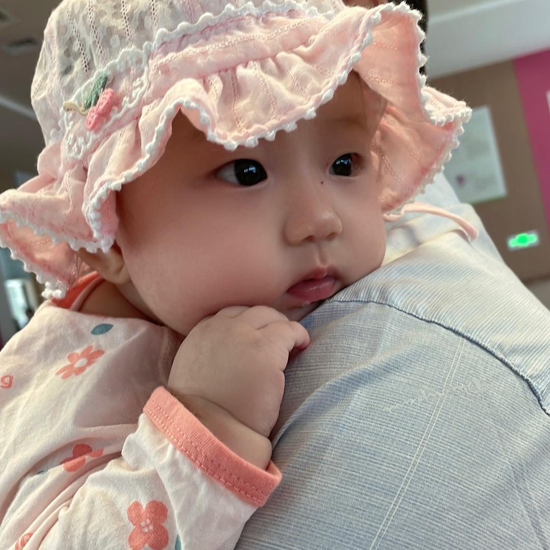 小依灿