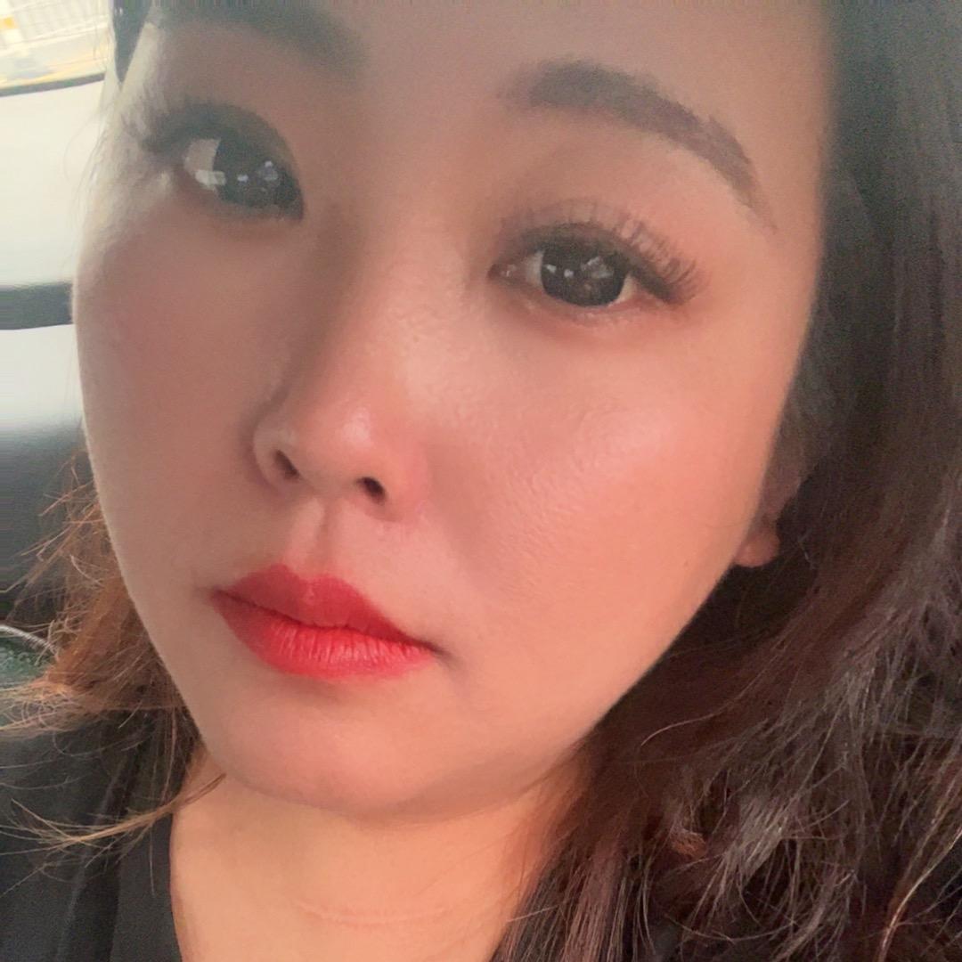 开快递站的小胖子