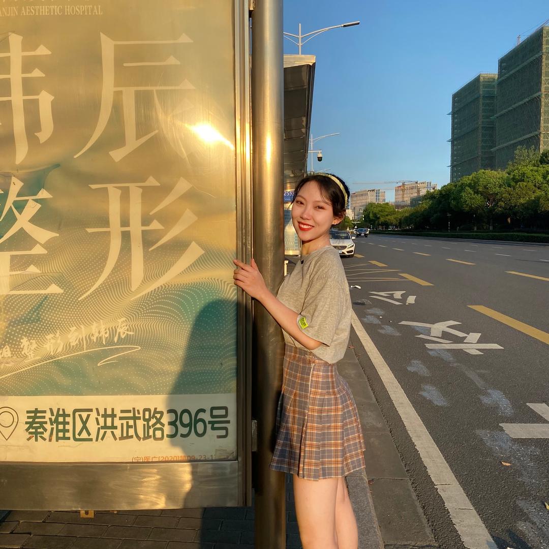 摪出*心霓.de语yan