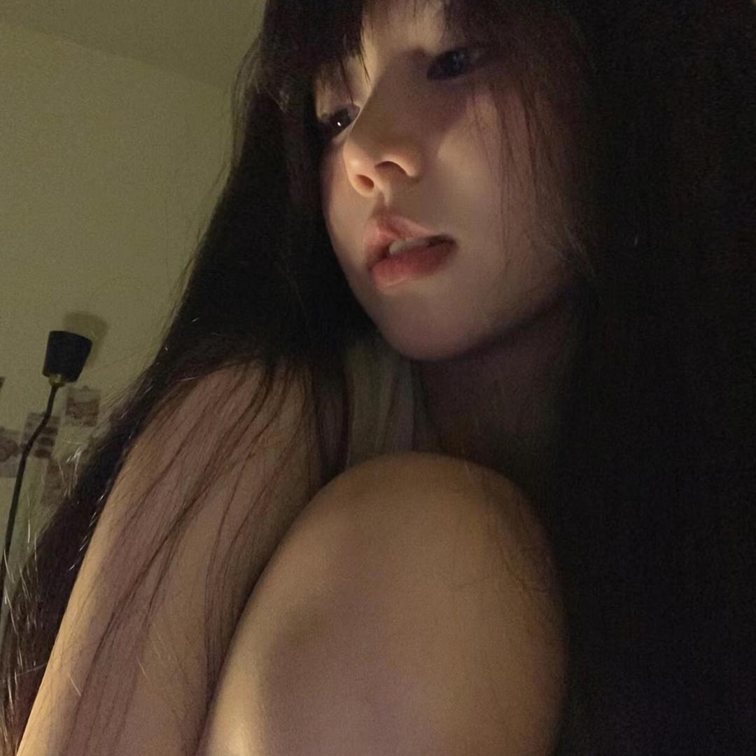 月亮上的赤耳兔