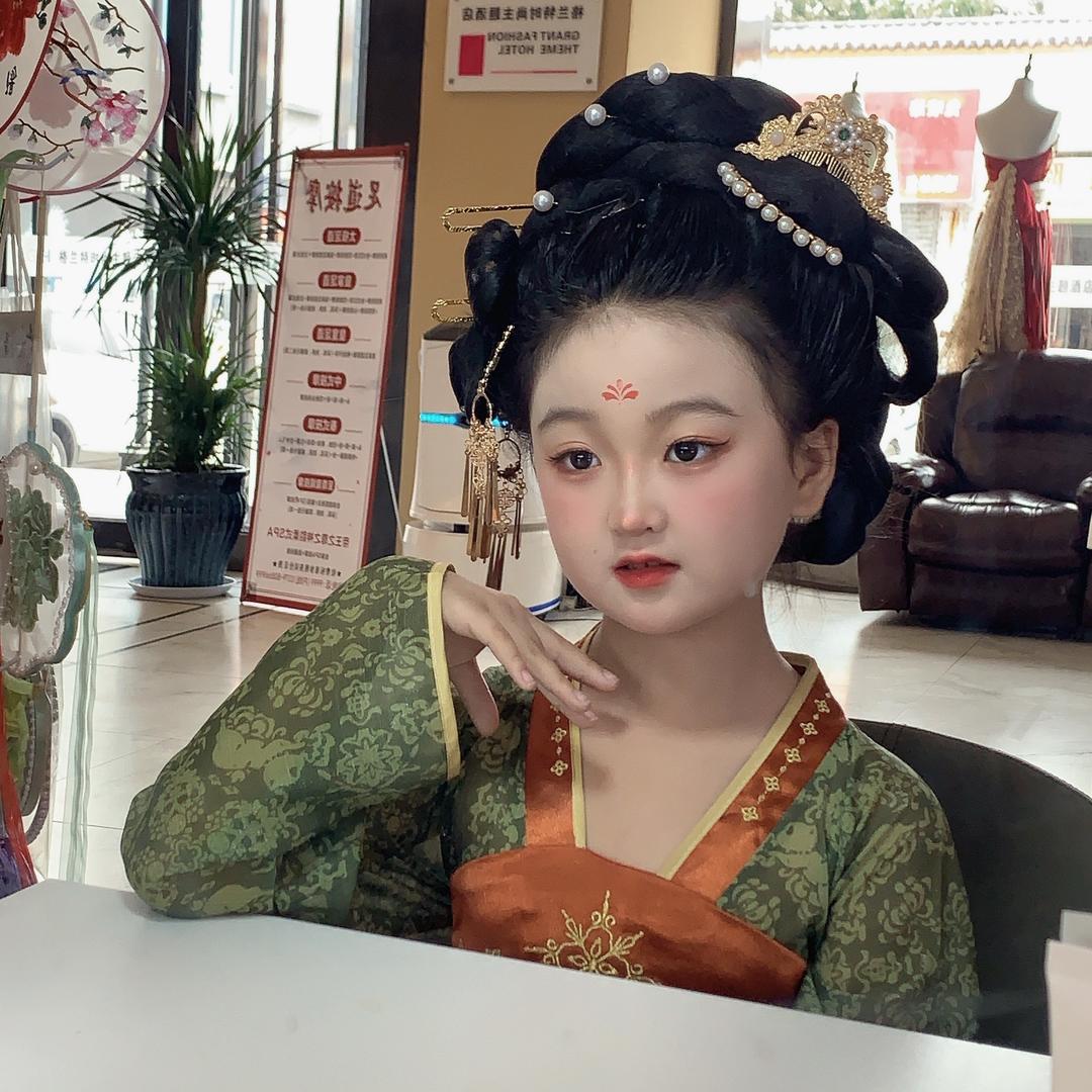 听说糖🍬很甜