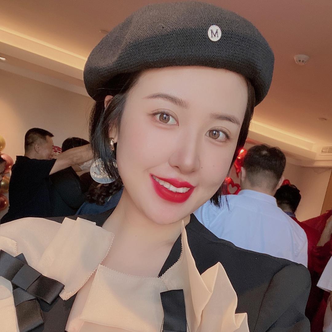 乌兰浩特京尚化妆师诗诗（招学生）