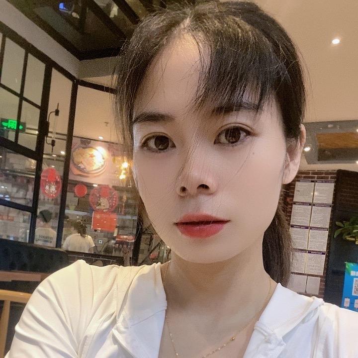 桂平迪利婚纱礼服馆