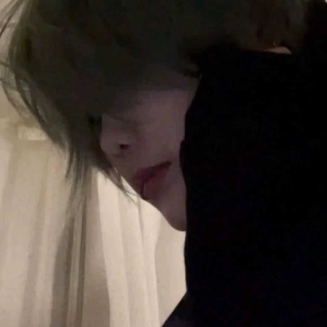 被情绪左右’