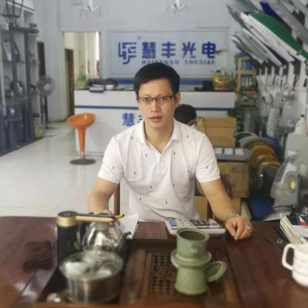 名辉特小林哥