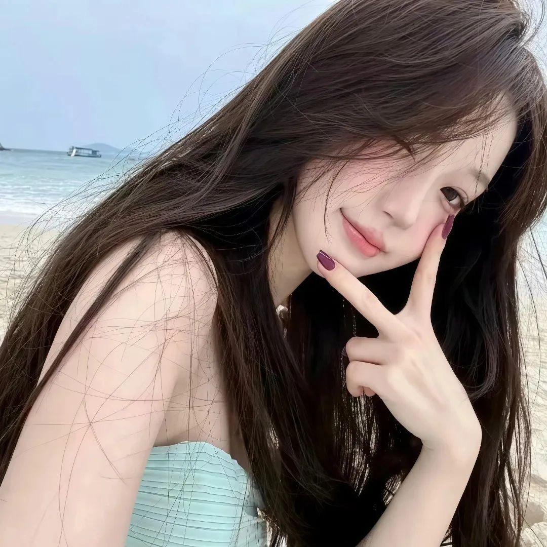 梵尼斯抠脚那女的