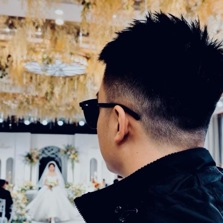 楠痞.