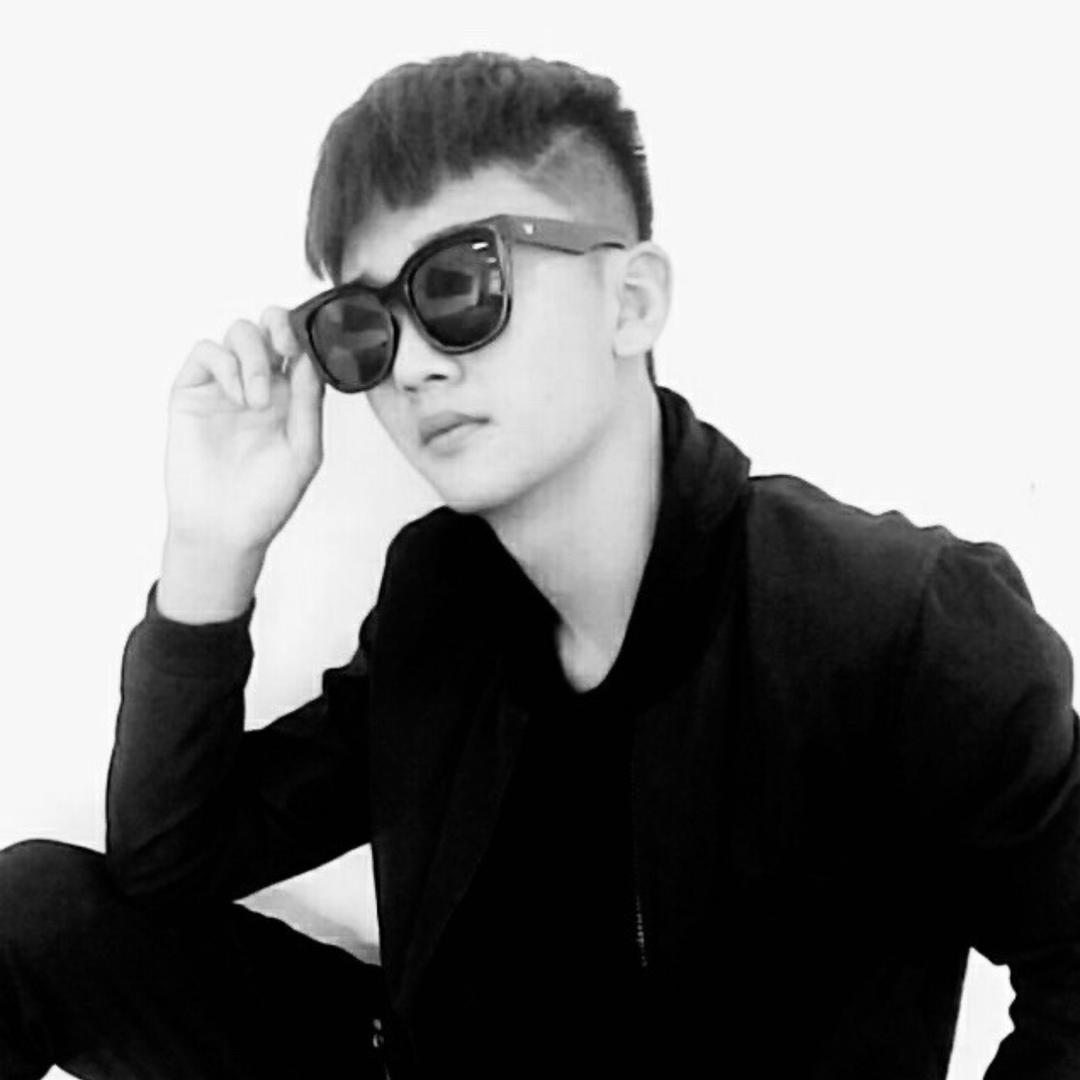李百万。