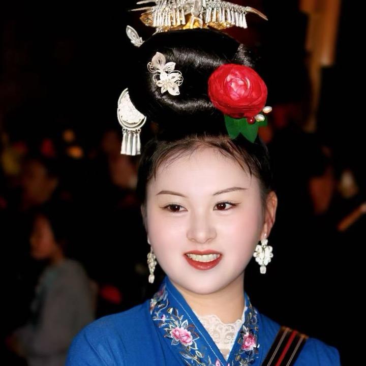贵州苗阿珍
