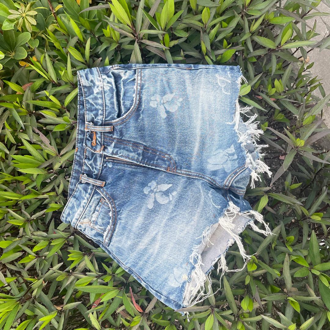 丹宁成泞