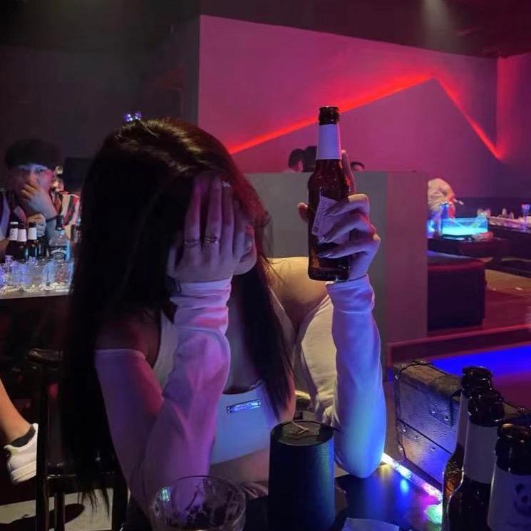 她们说我有点逗