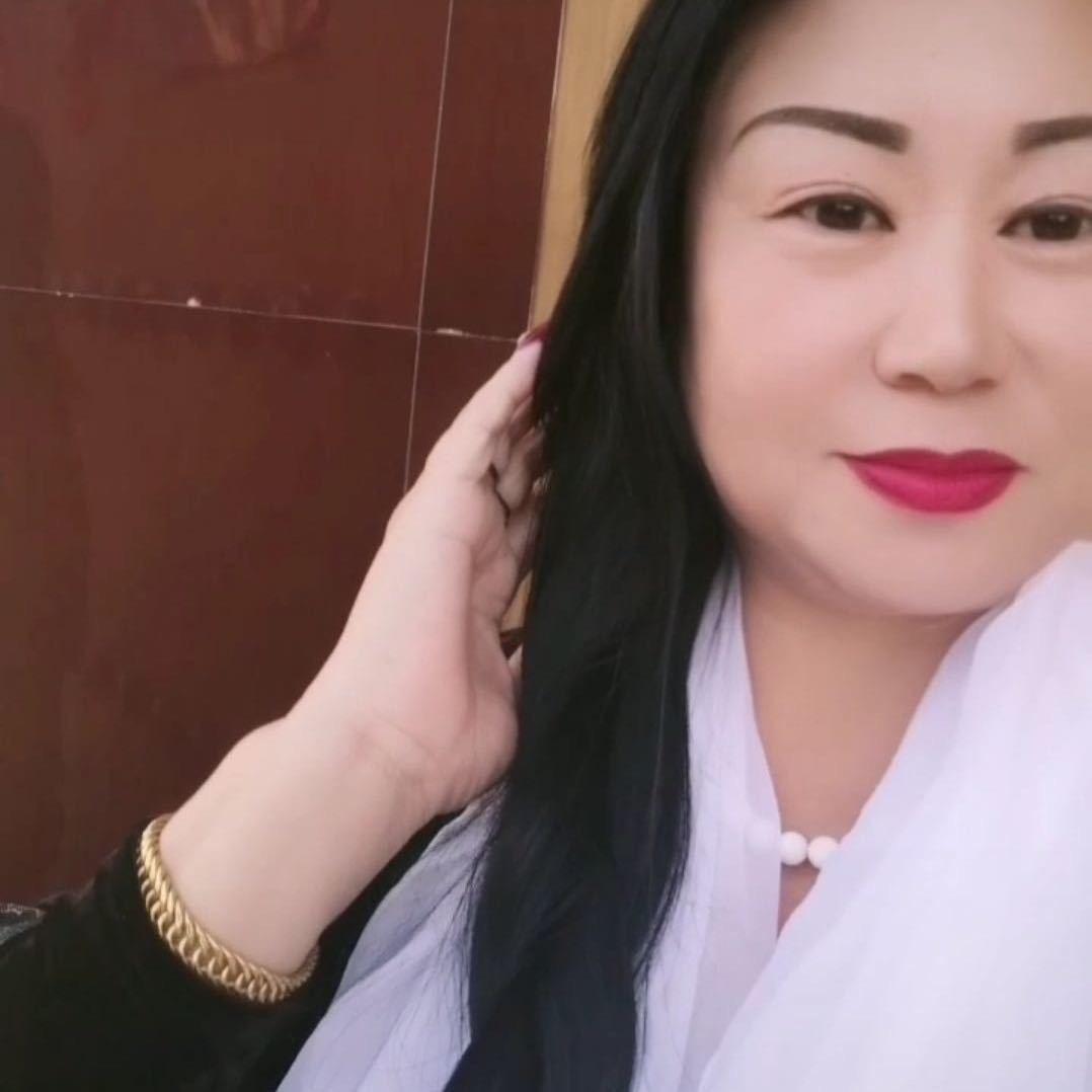 爱笑的胖女人