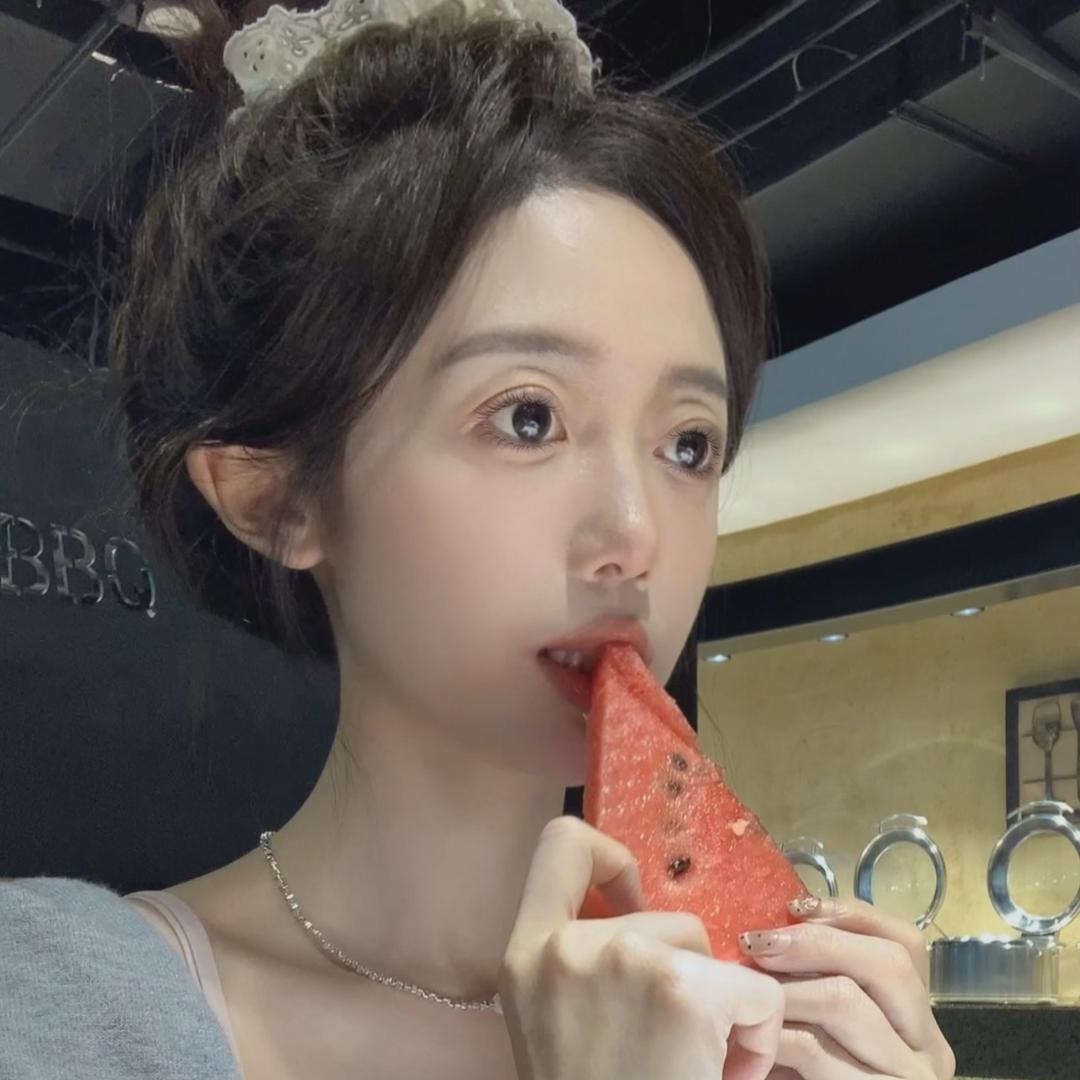 小胡薇薇子