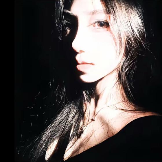 一个善良又漂亮的小女孩