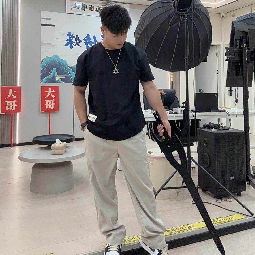 村草文化传媒