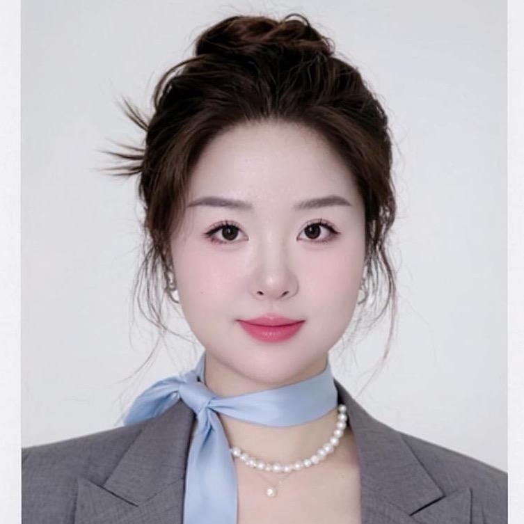 鹿鸣清城主播朱梓妍