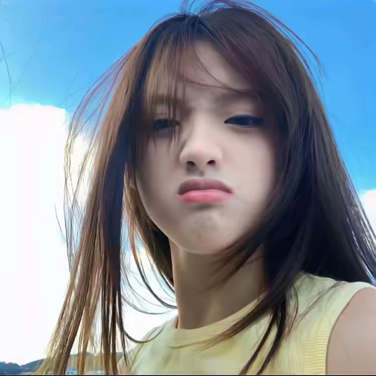 她