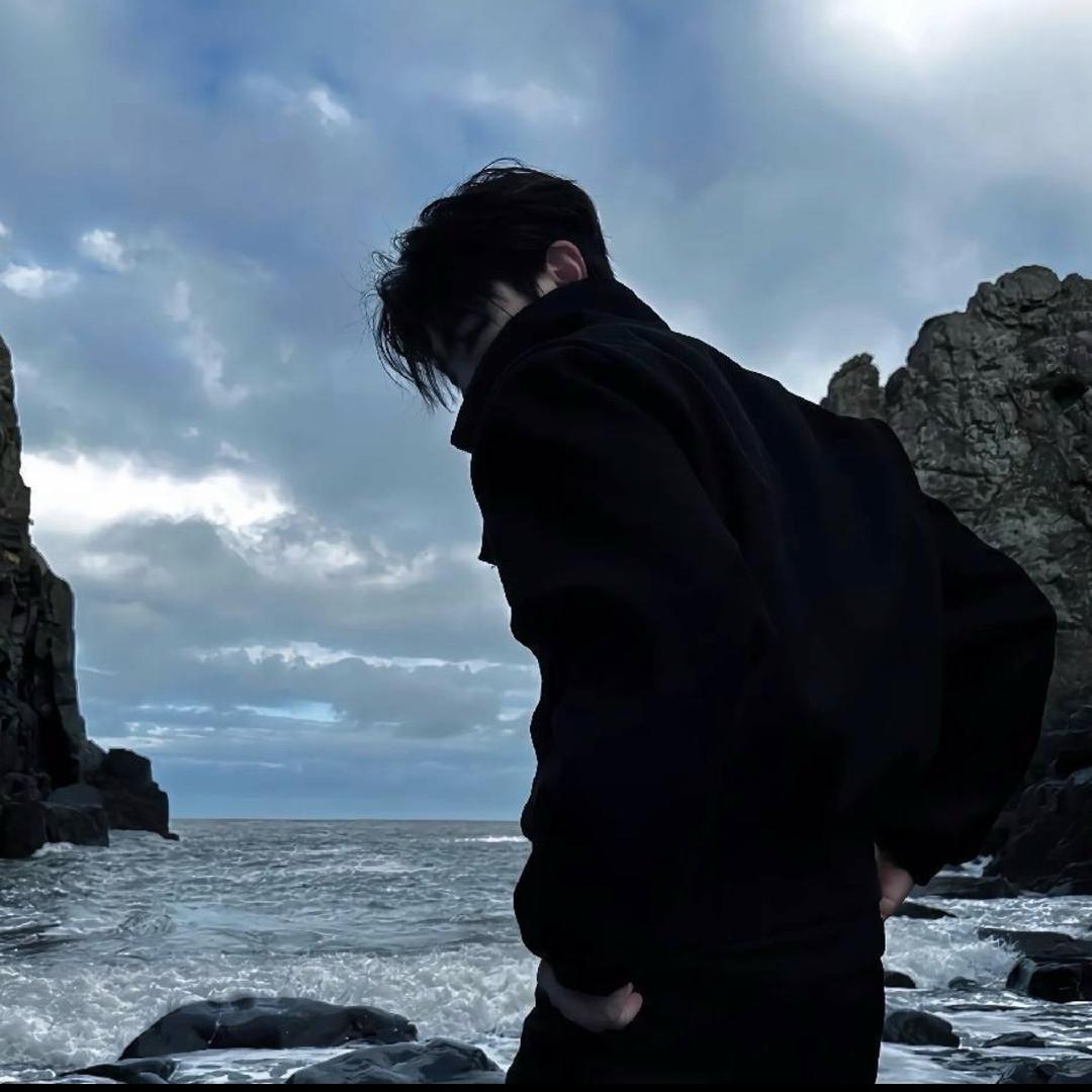 YQ。