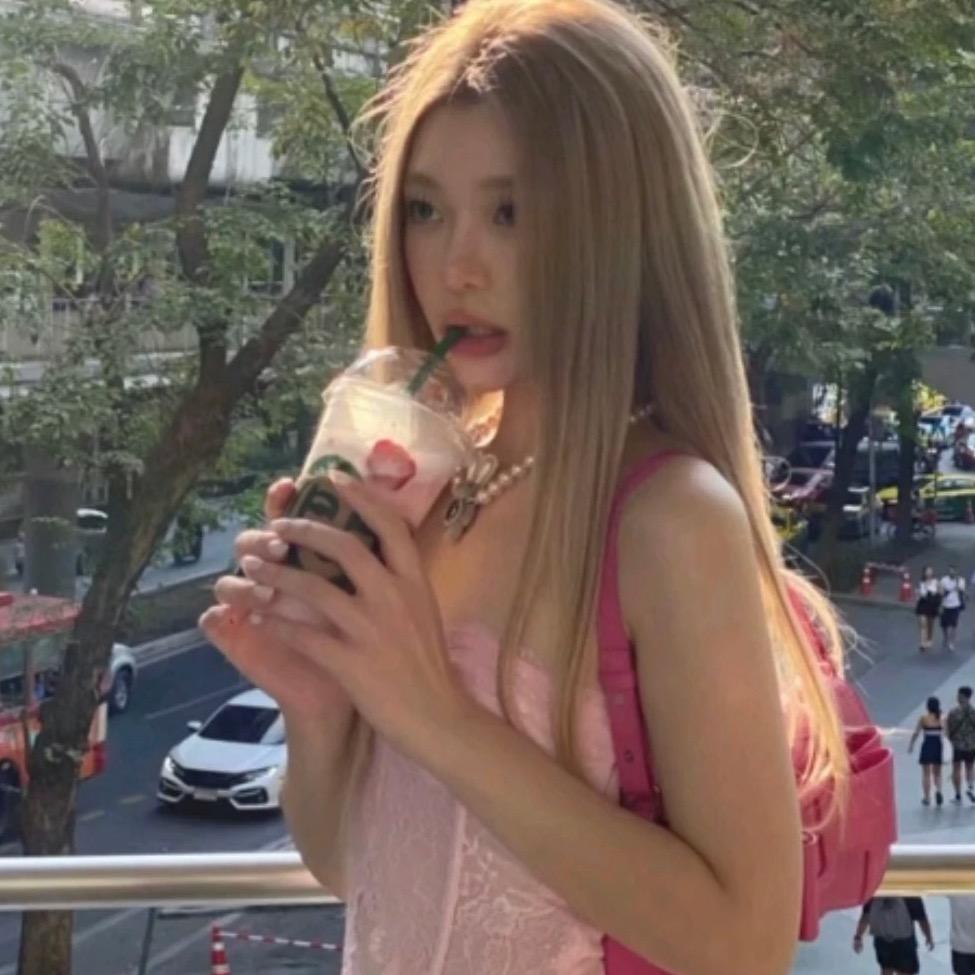 悦己服饰鞋包集合店