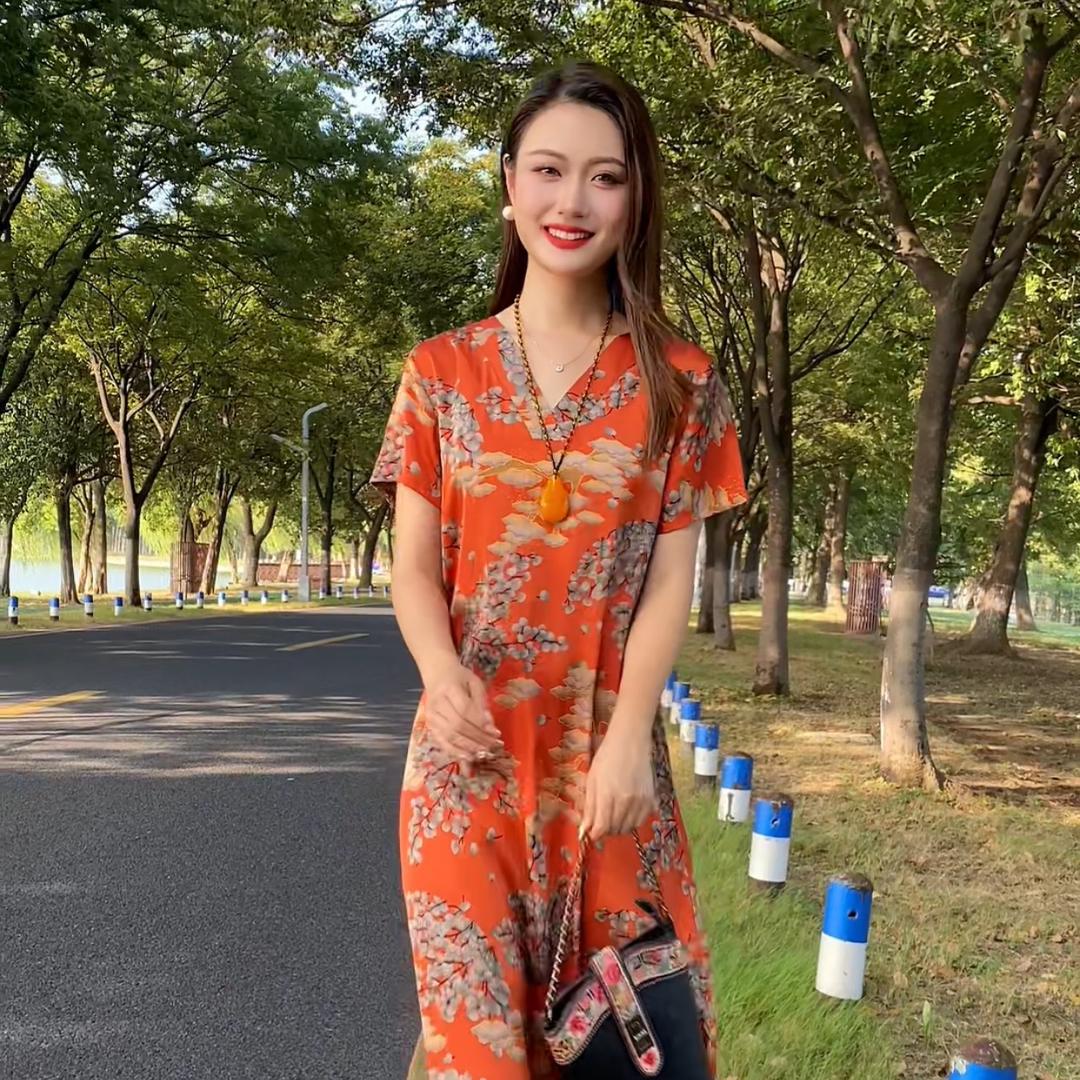 小六女装服饰连衣裙柜