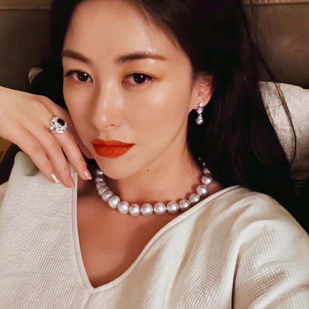 李好.