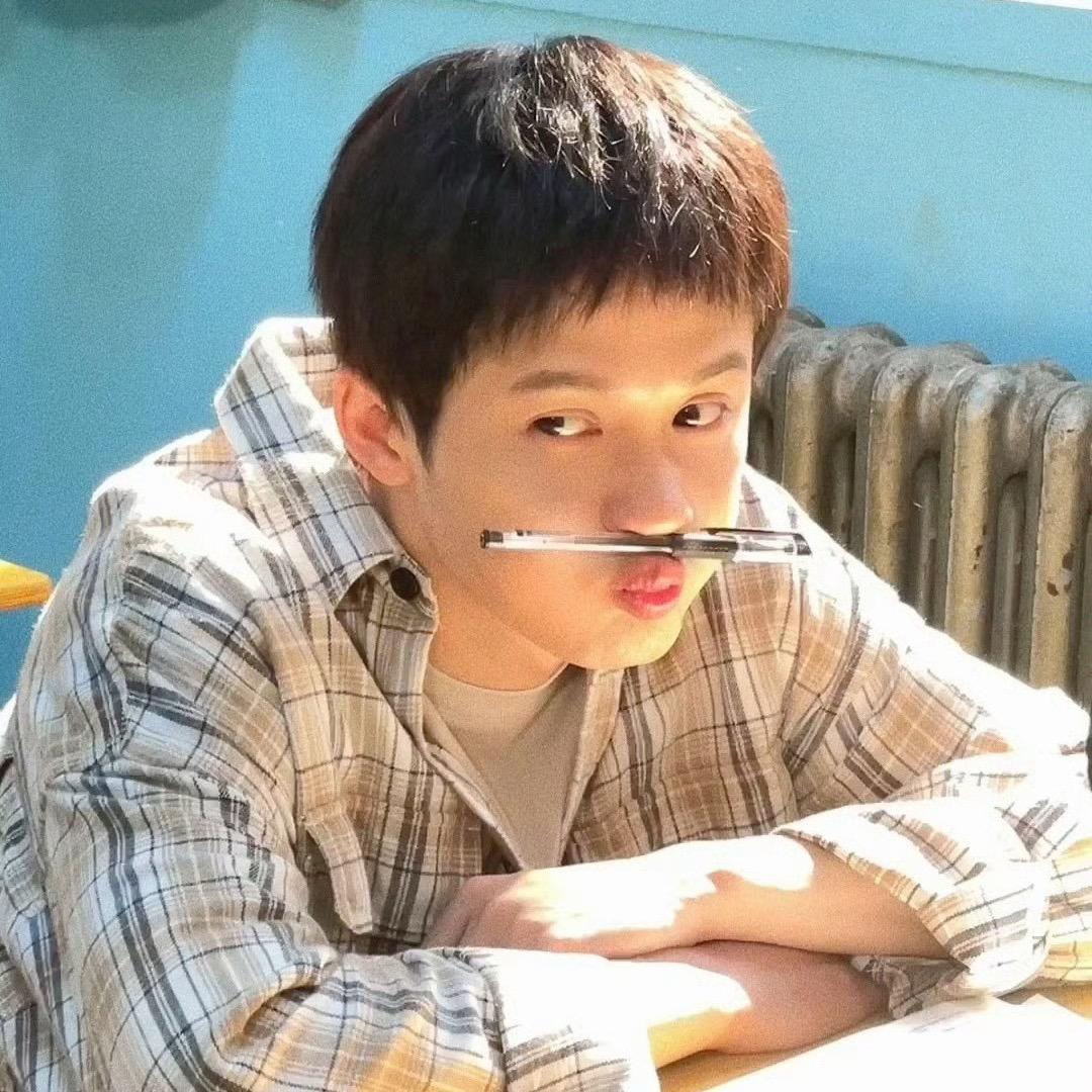 再看我就把你吃掉