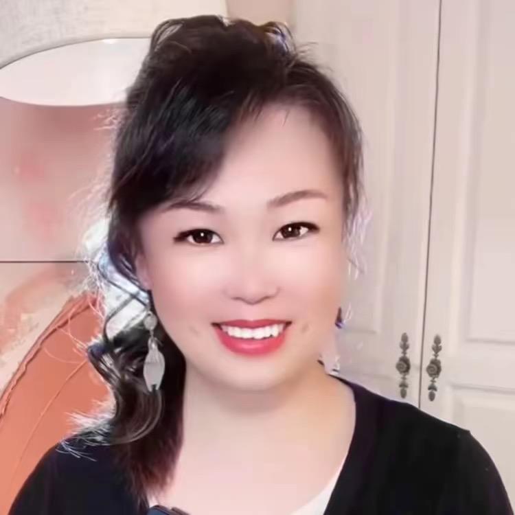 莉莉吖
