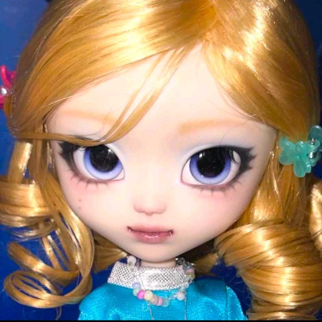 不准对我笑嘻嘻