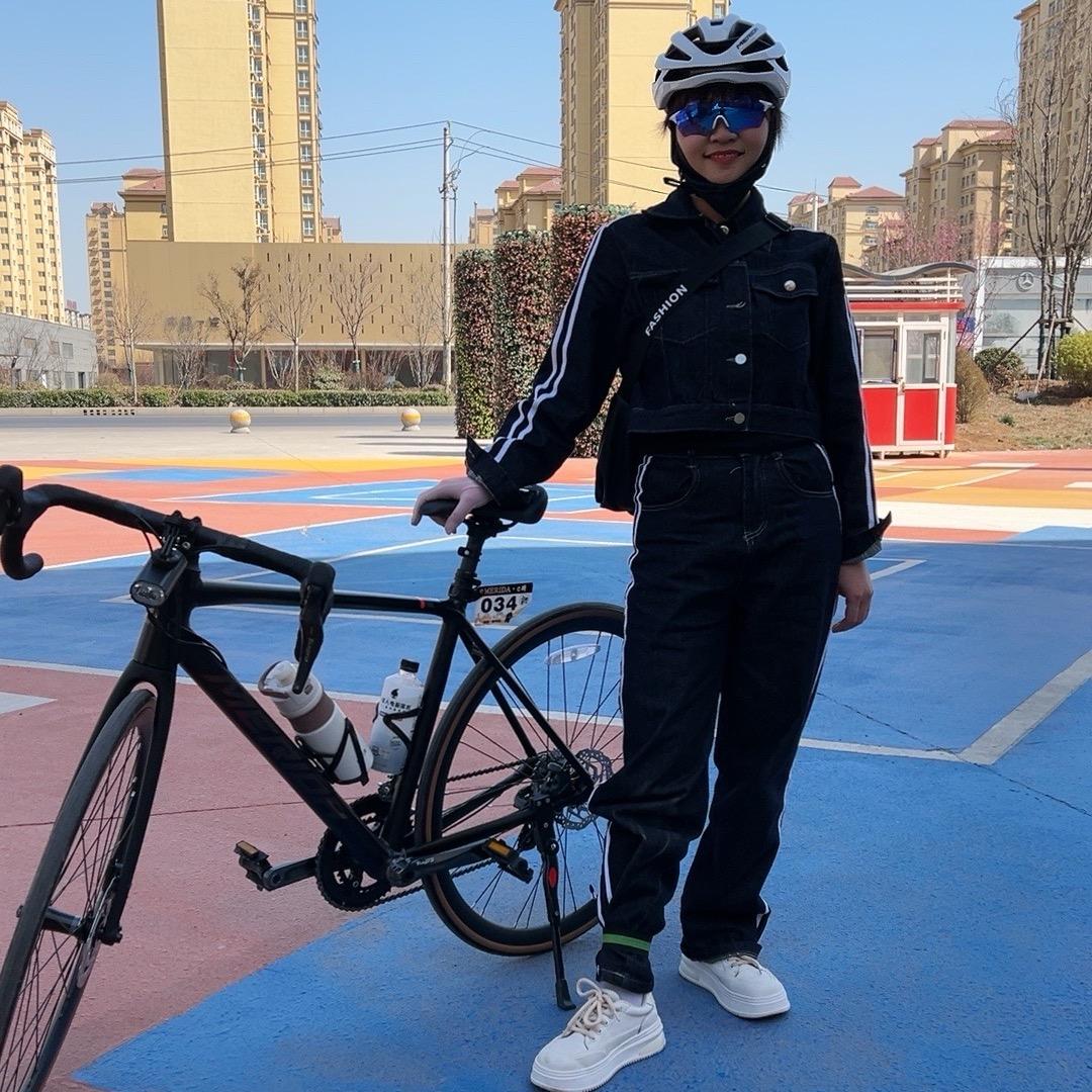 莹莹造型 专业老刀修面