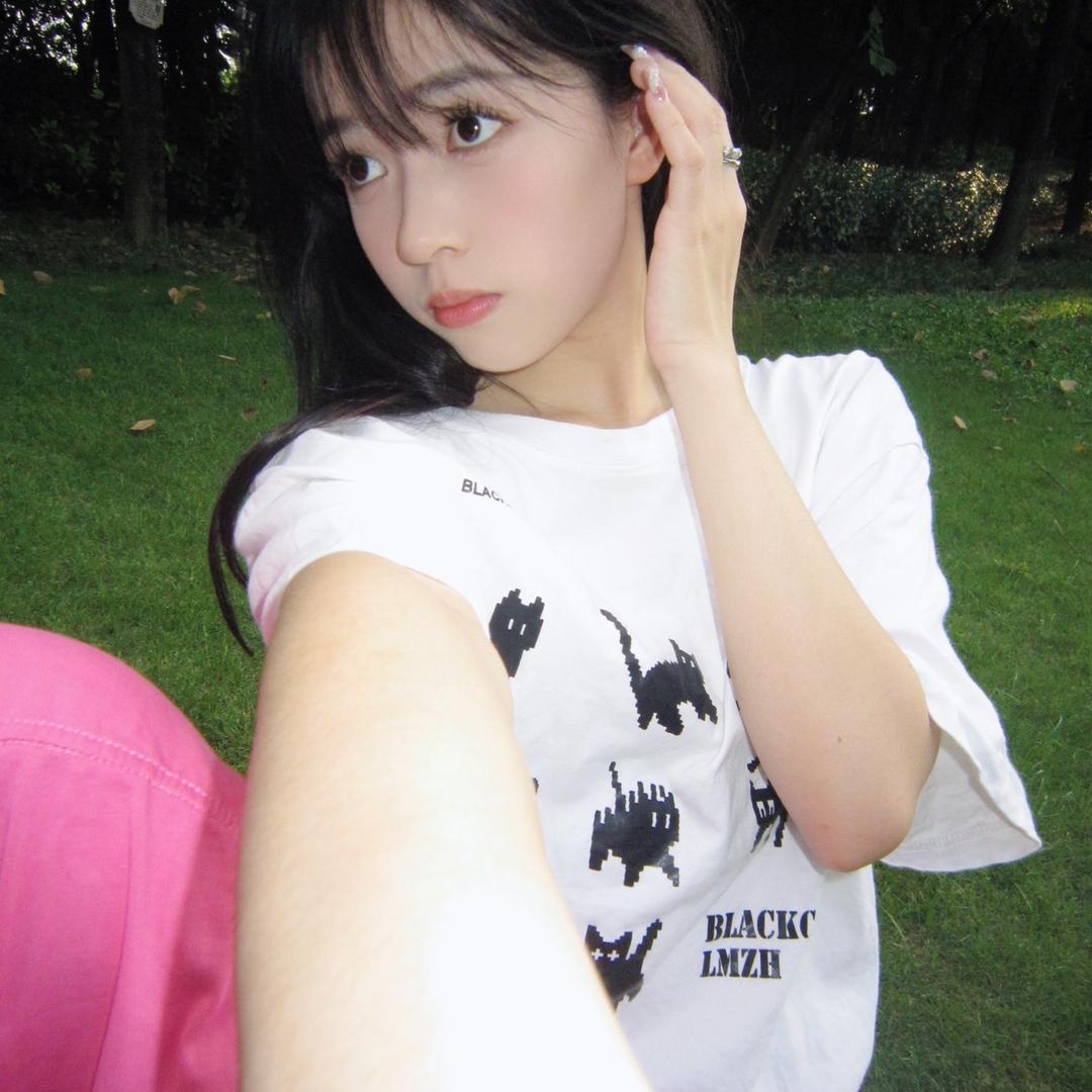 卖衣服的楚楚