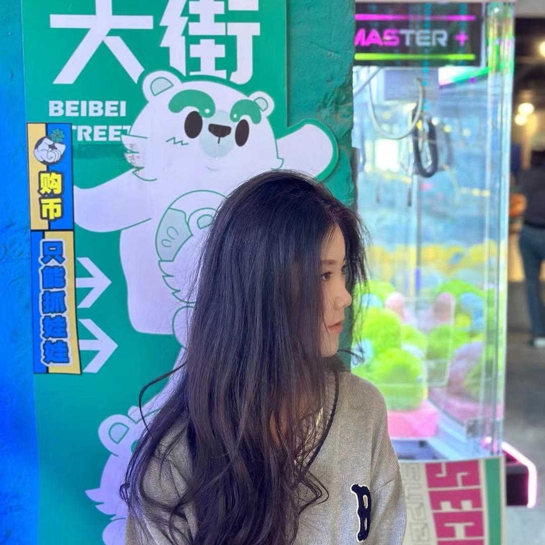 秦爱笑