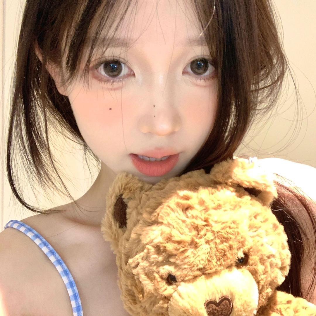 YY^