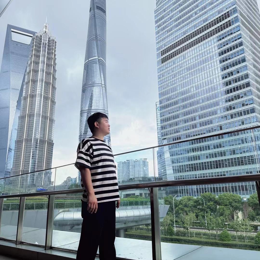 开婚车的小胖