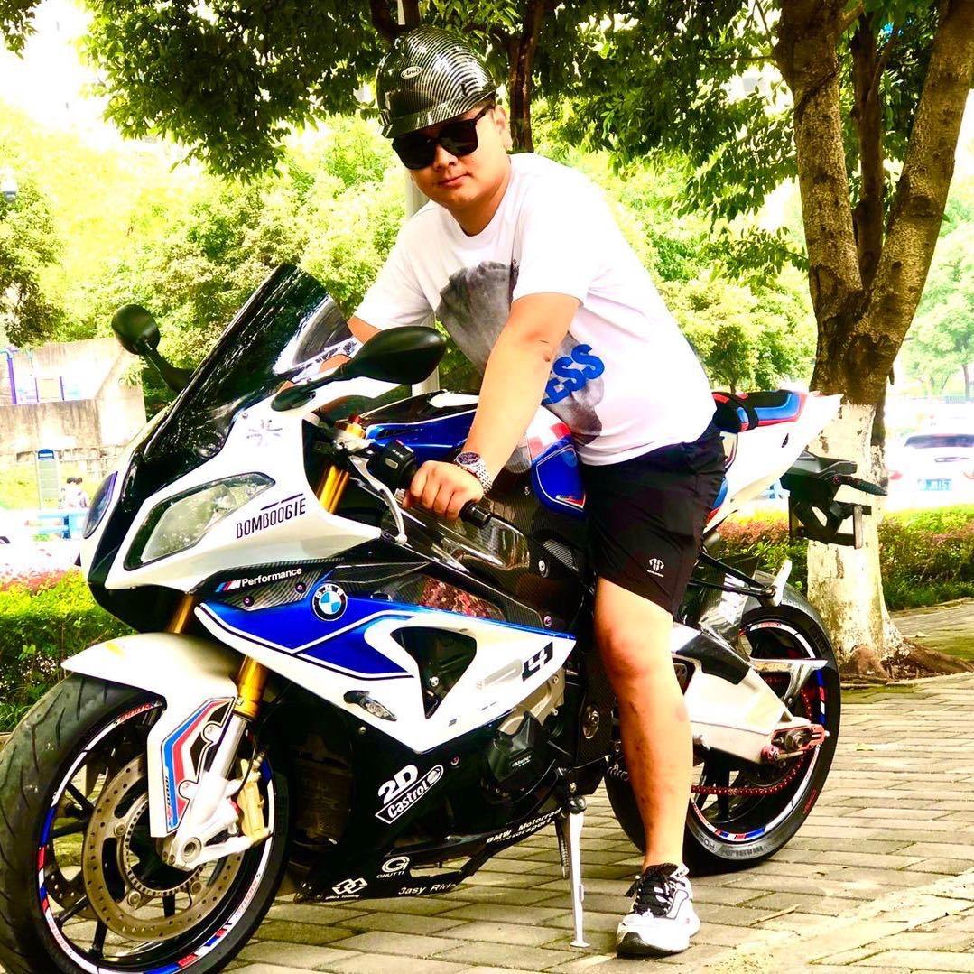 小刘摩托车