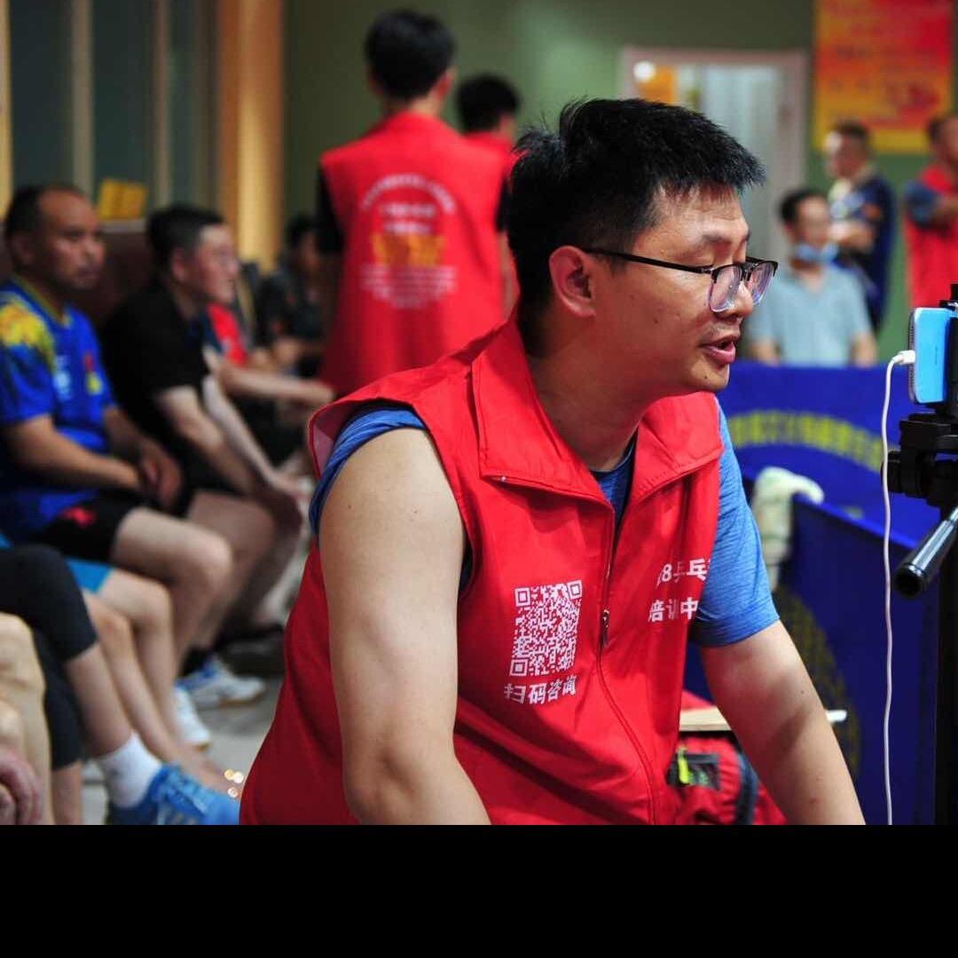 乒乓球解说小韩