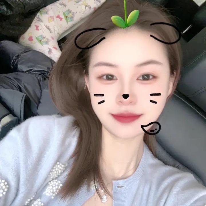 小何